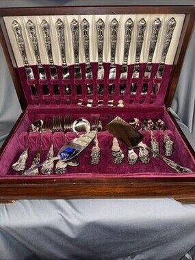 Wallace Grande Baroque Style 18/10 Stainless Flatware Set 95 Pc w/ Case